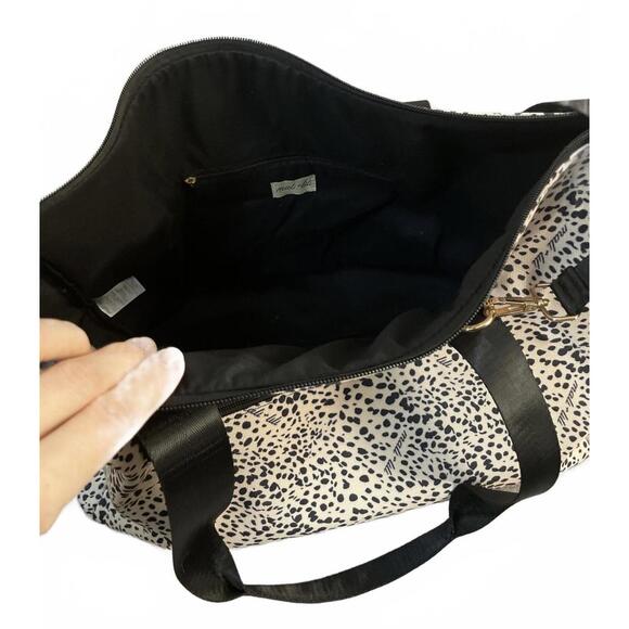Anthropology Mali + Lili Travel Purse Bag Weekender Leopard - Picture 6 of 9